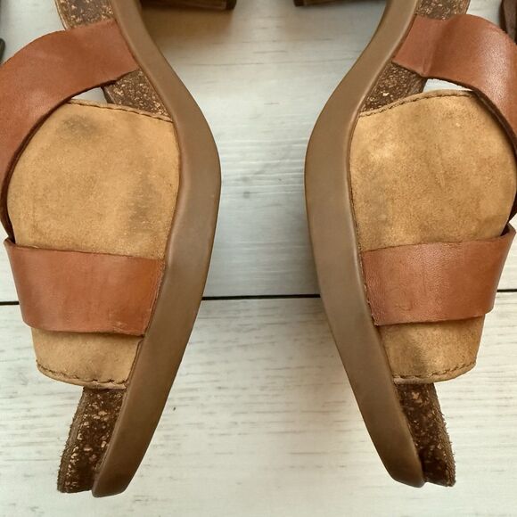 Dansko Dominique T-Strap Leather Heels Womens 39 Brown Strappy Sandals Wood Heel - Picture 8 of 10